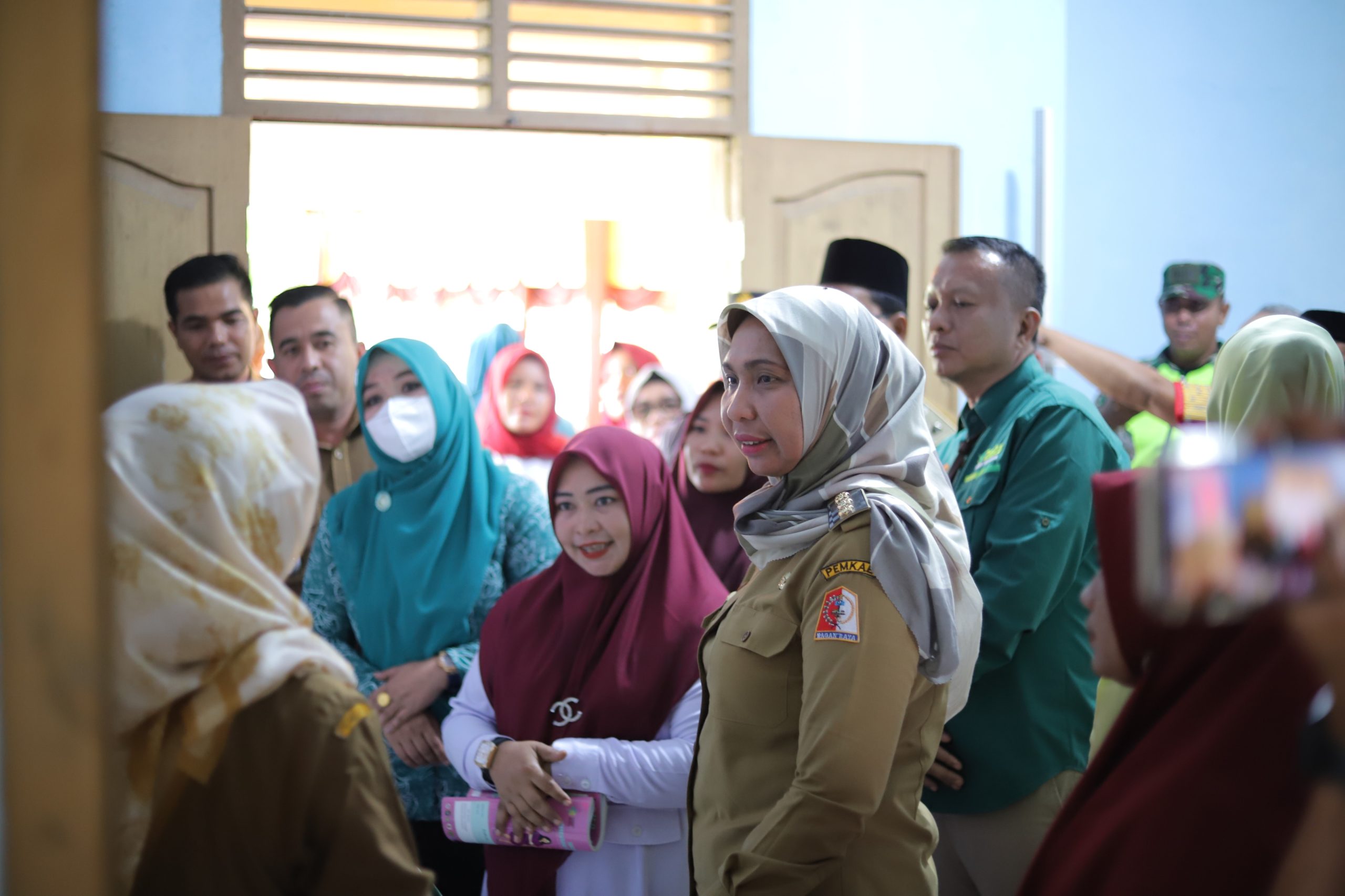Program Sigaseh, Pj Fitriany Farhas Kunjungi Posyandu Pustu Blang Sapek