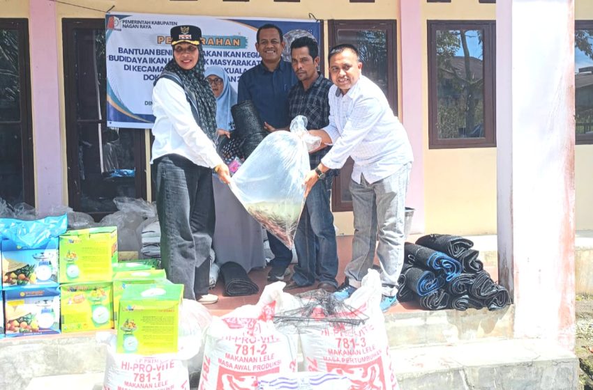  Kembali Beraksi, Pj Bupati Fitriany bersama DKPP Salurkan Bibit Ikan dan Pakan ke Masyarakat Miskin di Nagan Raya