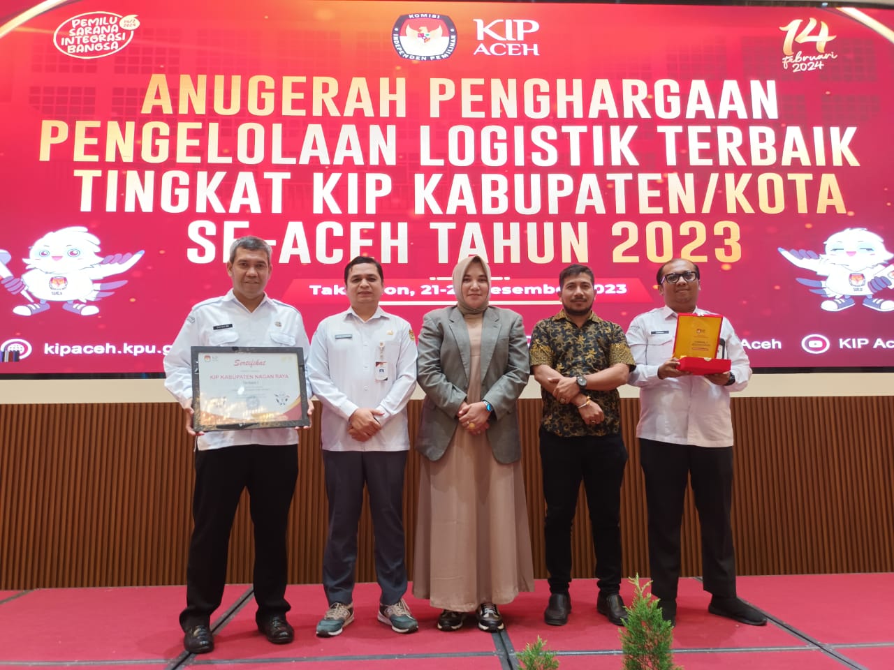 Nagan Raya Raih Juara Terbaik I Award Pengelolaan Logistik Pemilu KIP Se-Aceh