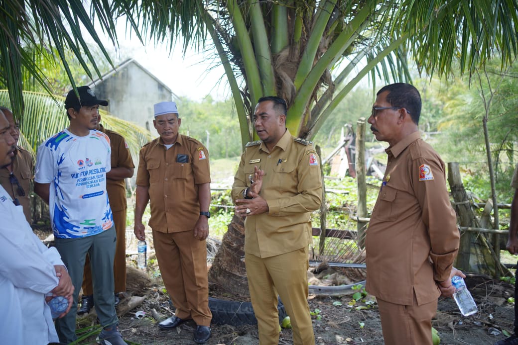 Wabup Nagan Raya Tinjau Abrasi Pantai Wisata Naga Permai, Cari Solusi Penanganan Mendesak