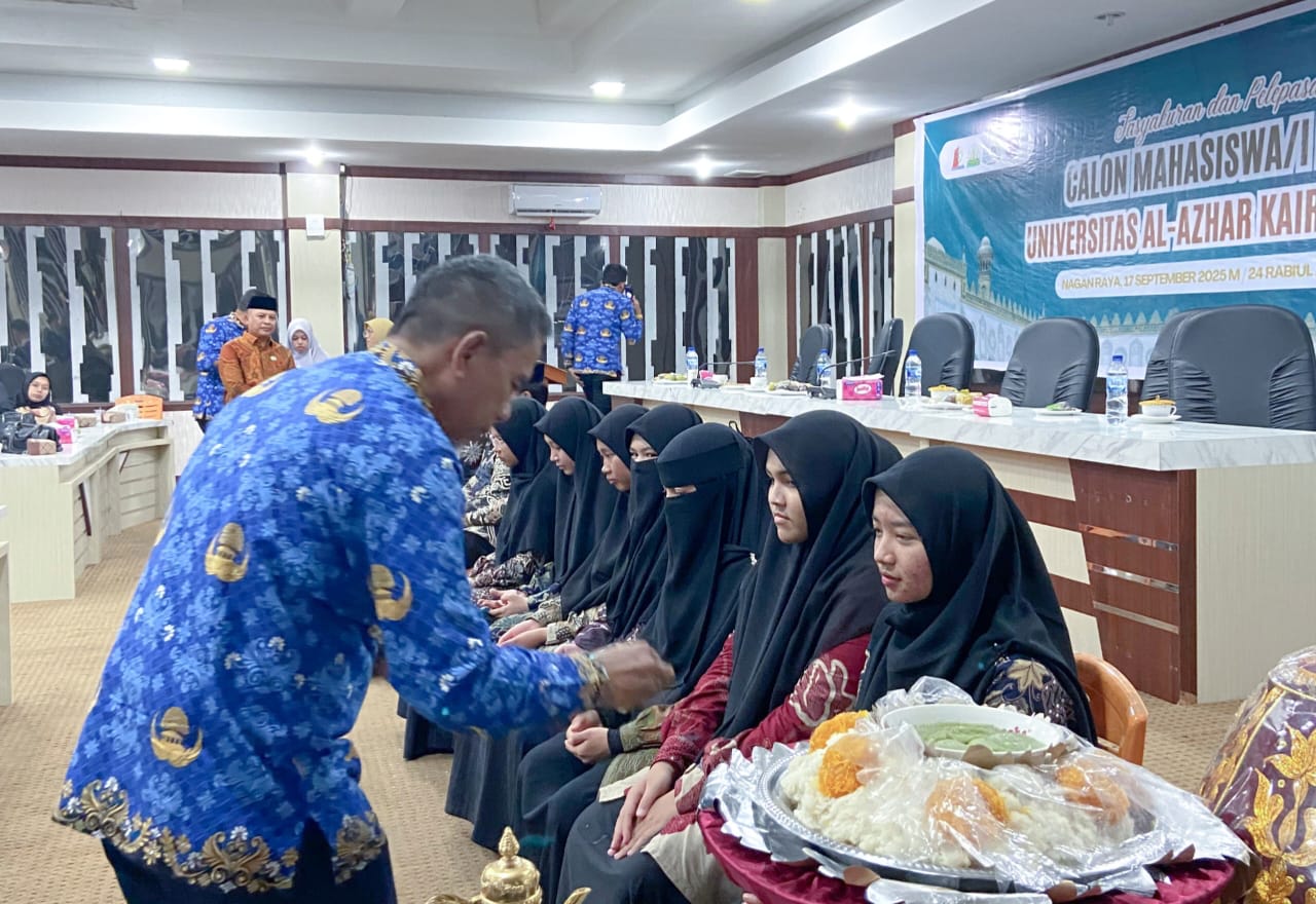 Bupati TRK Lepas 15 Mahasiswa Nagan Raya Tempuh Pendidikan ke Timur Tengah