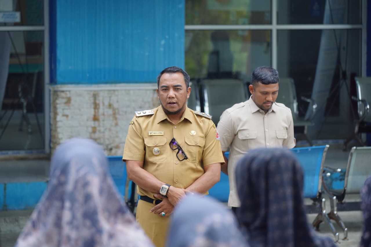 Wabup Nagan Raya Pimpin Apel Pagi di Disdukcapil, Tekankan Kebersihan dan Kualitas Pelayanan Publik