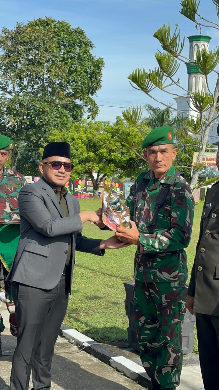 Ketua DPRK Mohd Rizki Ramadhan Hadiri Upacara HUT TNI ke-80, Beri Hadiah ke Personel