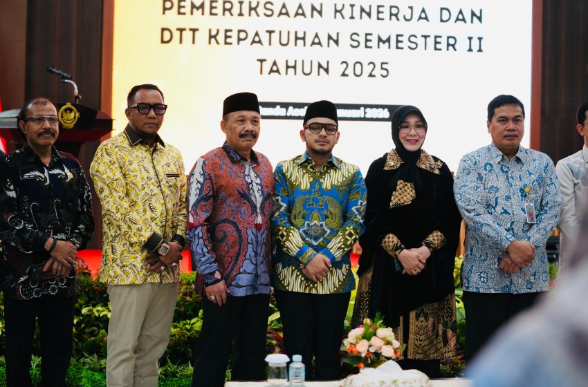  Ketua DPRK Nagan Raya Hadiri Penyerahan LHP DTT di BPK Aceh