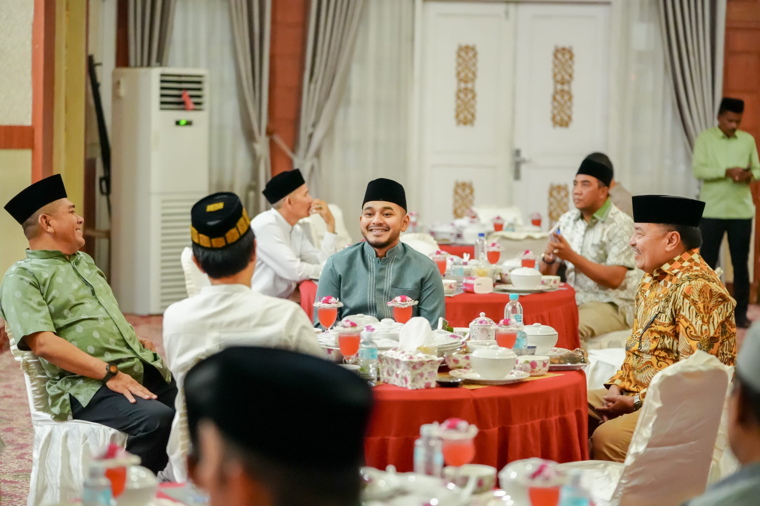 Ketua DPRK Nagan Raya Hadiri Silaturahmi dan Buka Puasa Bersama Forkopimda bersama Mahasiswa PTIK