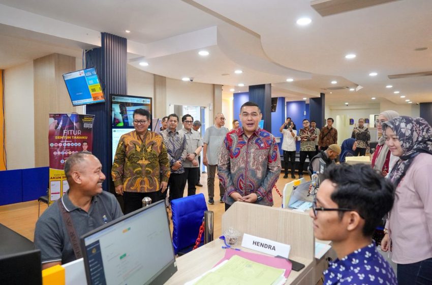  Tinjau Pelayanan Kantah Kota Semarang, Wamen Ossy: Jangan Tunda Berkas, Percepat Layanan Pertanahan