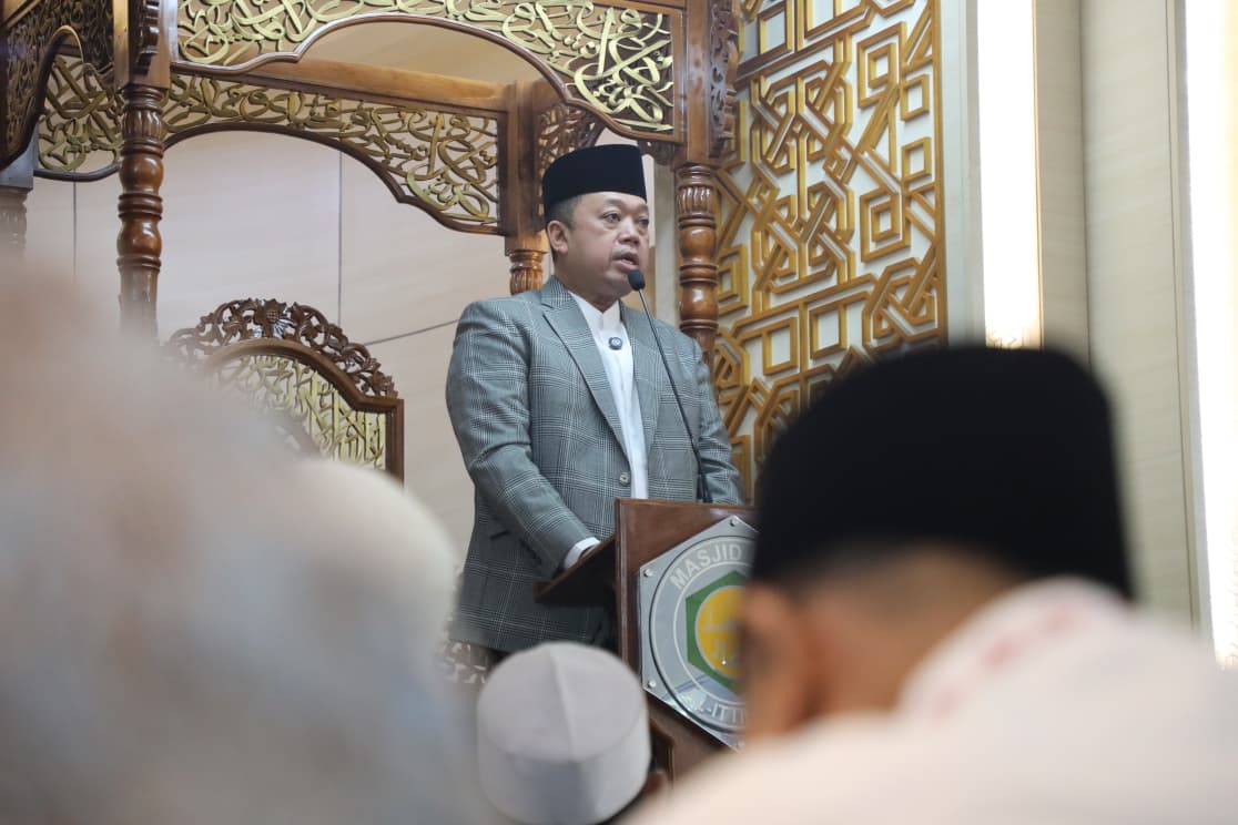 Jadi Khatib Iduladha, Menteri Nusron Sampaikan Pesan untuk “Sembelih” Ego dan Keserakahan