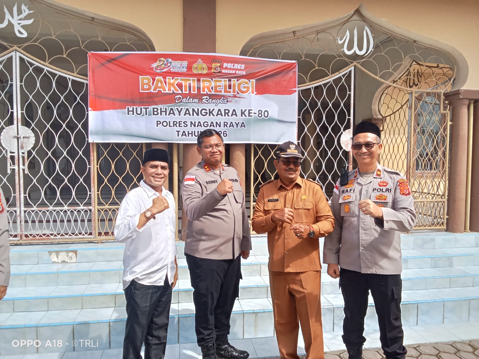 Sambut Hari Bhayangkara ke-80, Polres Nagan Raya Gelar Bakti Religi dan Bersihkan Masjid Baitul Quddus Cot Kuta
