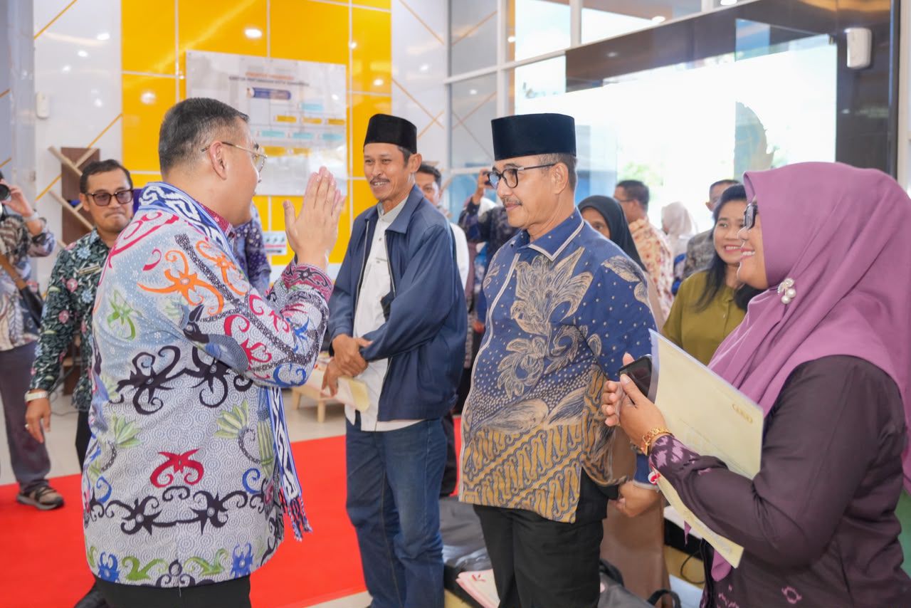 Berikan Pengarahan di Kantah Kota Samarinda, Wamen Ossy: ATR/BPN Harus Jadi Solusi Atas Pembangunan di Kalimantan Timur