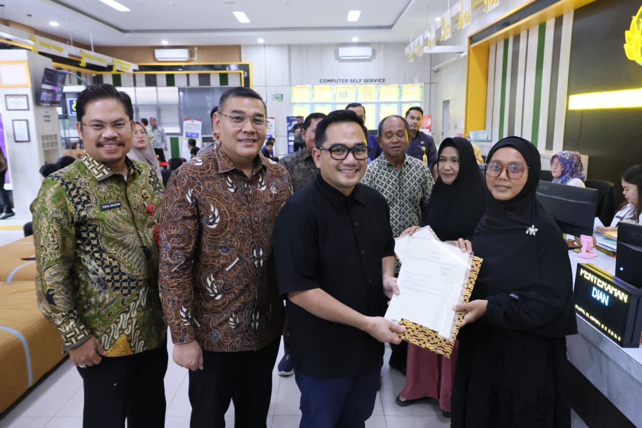 Tinjau Kantah Kota Batam Bersama Komisi II DPR RI, Wamen ATR/Waka BPN Pastikan Pelayanan Pertanahan Berjalan Efisien