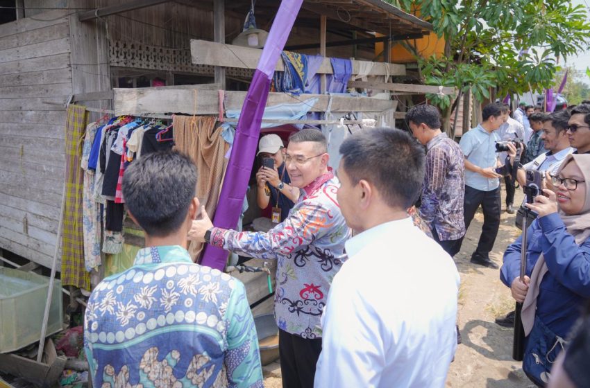  Wamen Ossy Serahkan Sertipikat bagi MBR di Kalsel, Dukung Penyediaan Rumah Layak Huni Lewat Legalitas Tanah