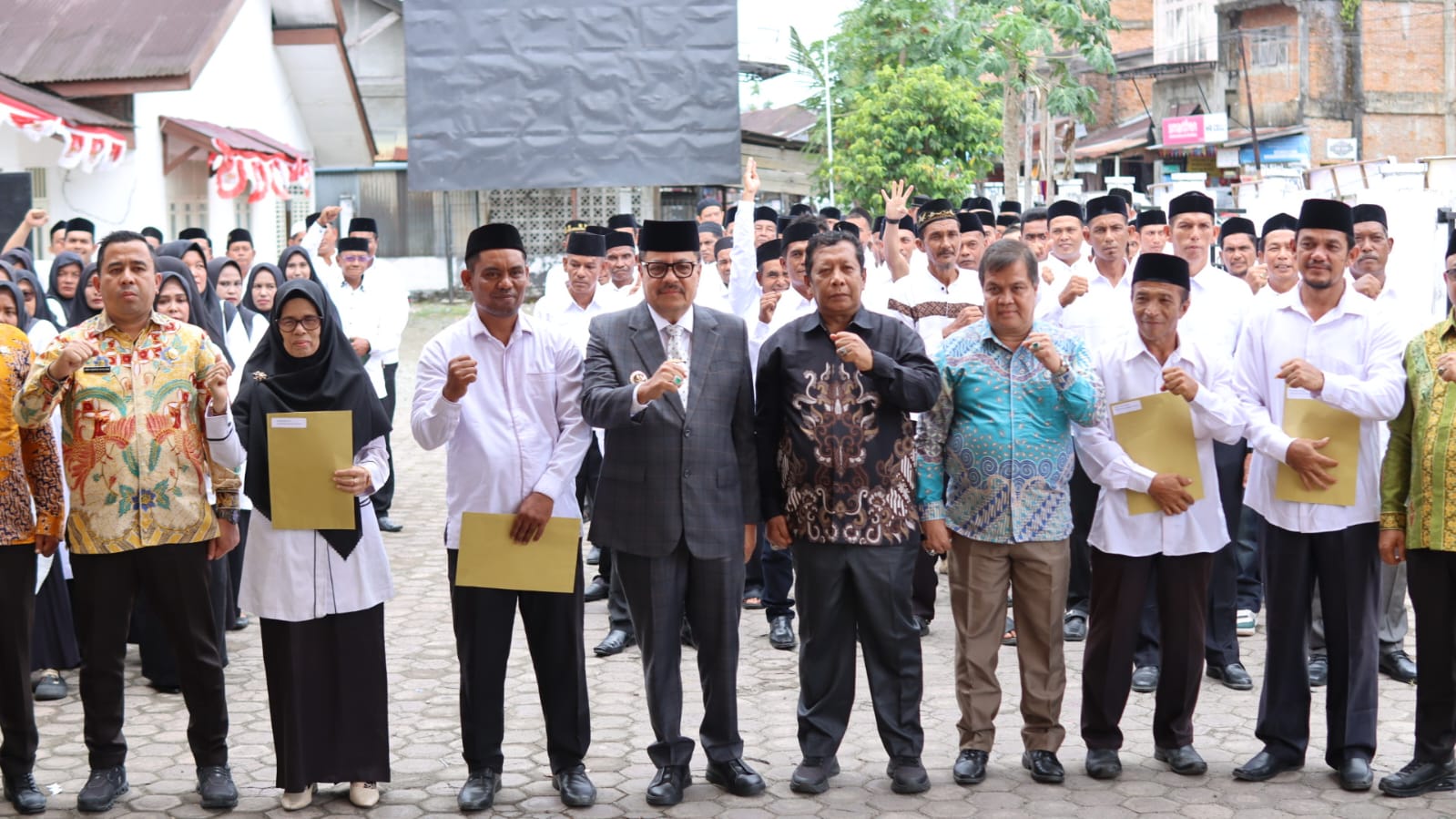 Bupati TRK Lantik 125 Tuha Peut Gampong Kecamatan Beutong Periode 2026–2032