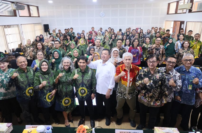  Kumpulkan Jajaran IPPAT dan BPKAD Se-Yogyakarta, Menteri Nusron Sosialisasikan Transformasi Layanan Pertanahan dan Organisasi