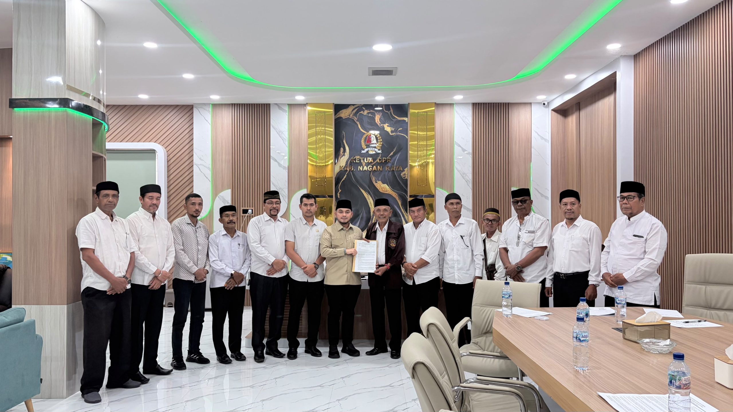 Ketua DPRK Nagan Raya Terima Audiensi dan Silaturahmi Forum Tuha Peut Gampong